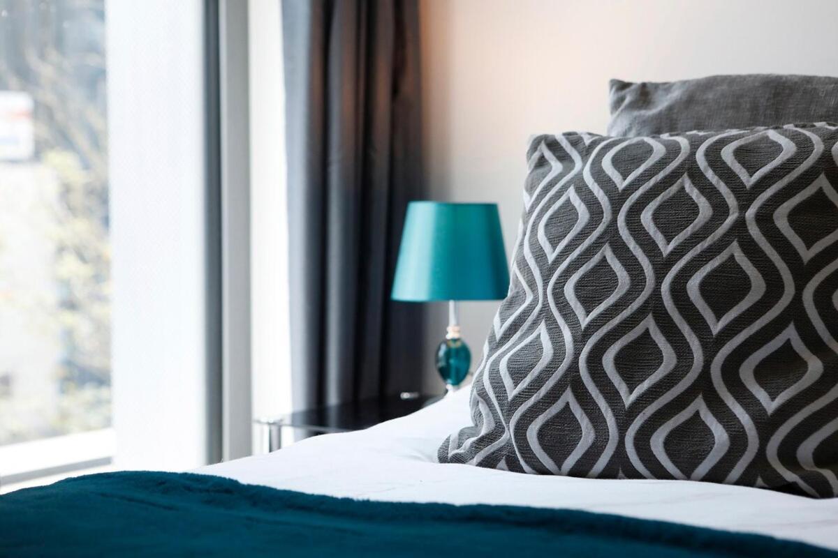 Redhill Queensgate - Modern 1 Bedroom Apartment Esterno foto